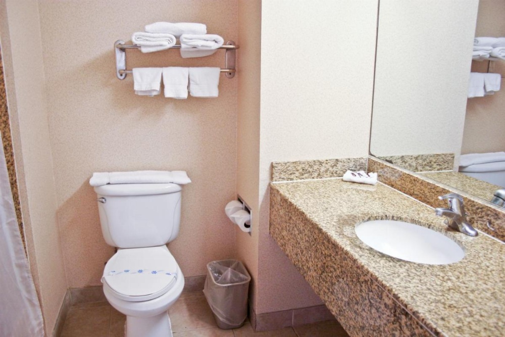 Crystal Inn Suites & Spas Image 11