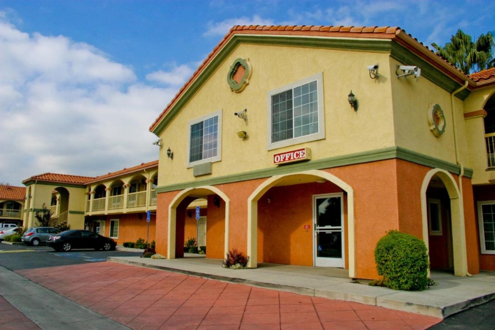 Crystal Inn Suites & Spas Image 47