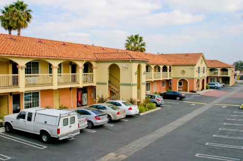 Crystal Inn Suites & Spas image 5